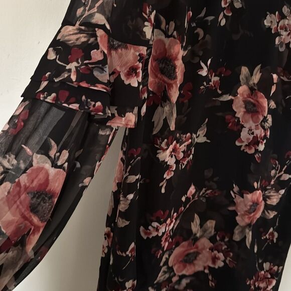 White Houseโ Black Market  Floral Chiffon Dress NWT Keyhole Neck Small - Picture 5 of 10